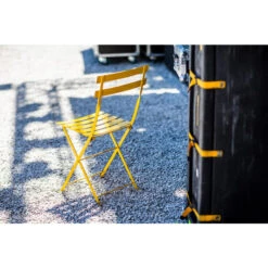 Chaise De Jardin Pliante FERMOB Bistro Métal - Miel -Mobilier De Jardin 010173 chaise de jardin pliante fermob bistro metal miel ambiance 4
